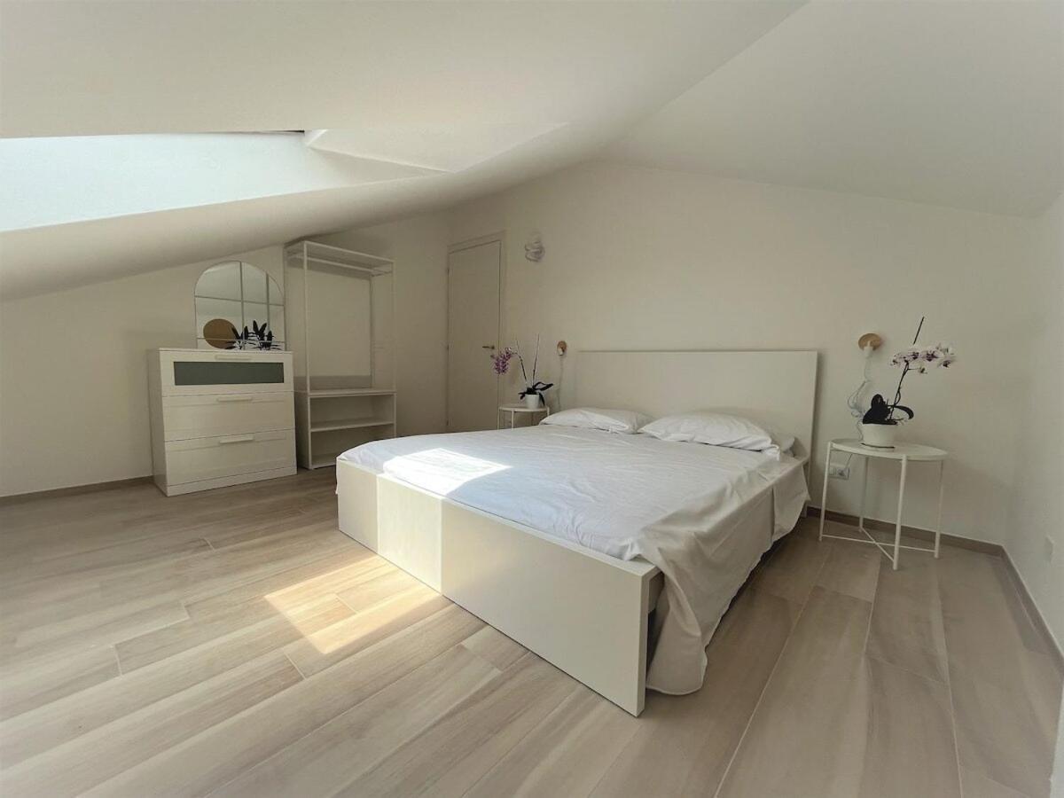 Attico Calla Peschiera del Garda Bagian luar foto